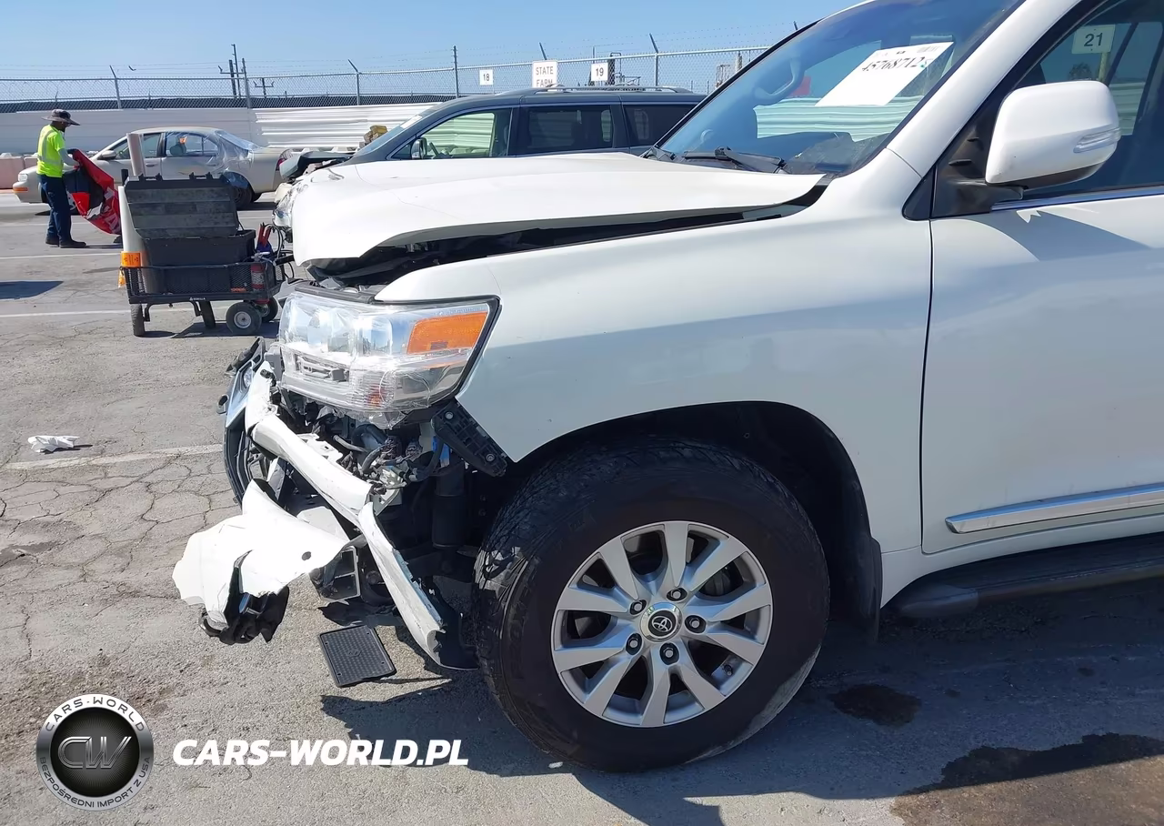 2018 Toyota Land Cruiser V8 VIN:JTMCY7AJ3J4070396 - 13