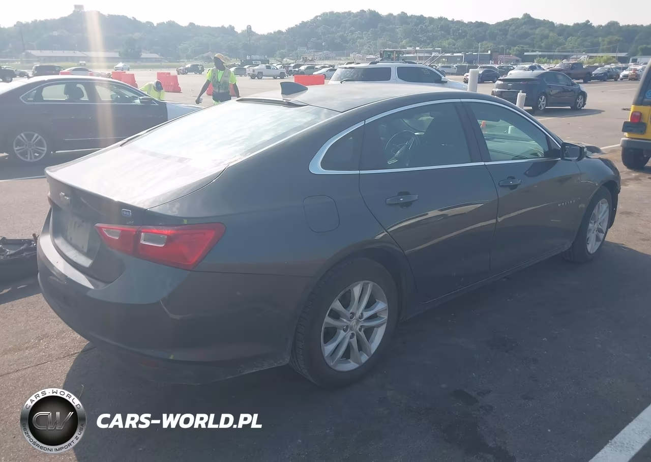 2018 Chevrolet Malibu Hybrid VIN:1G1ZF5SU1JF145560 - 4