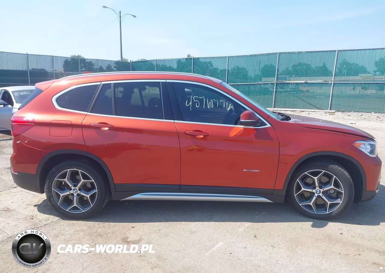 2018 BMW X1 xDrive28I VIN:WBXHT3C31J5L24910 - 13