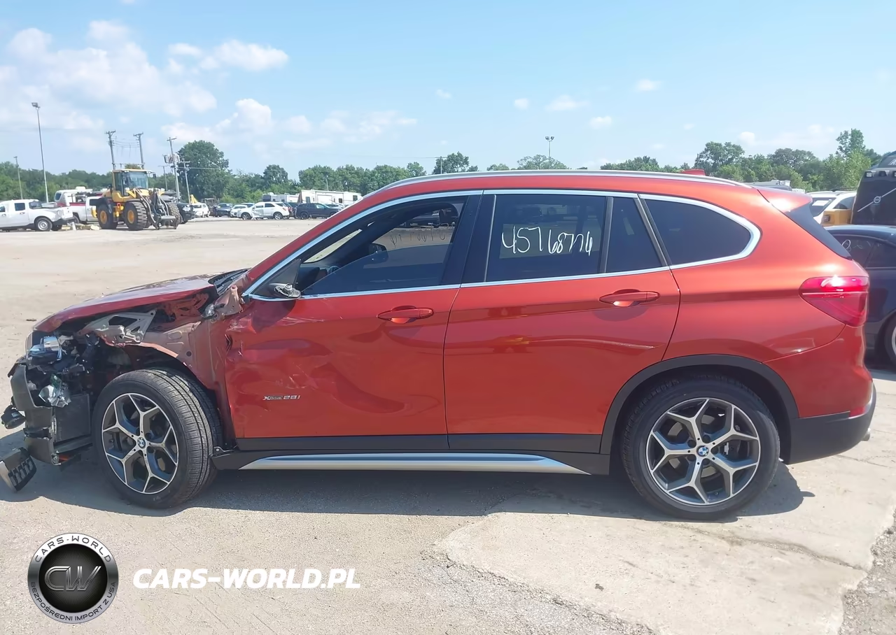2018 BMW X1 xDrive28I VIN:WBXHT3C31J5L24910 - 14