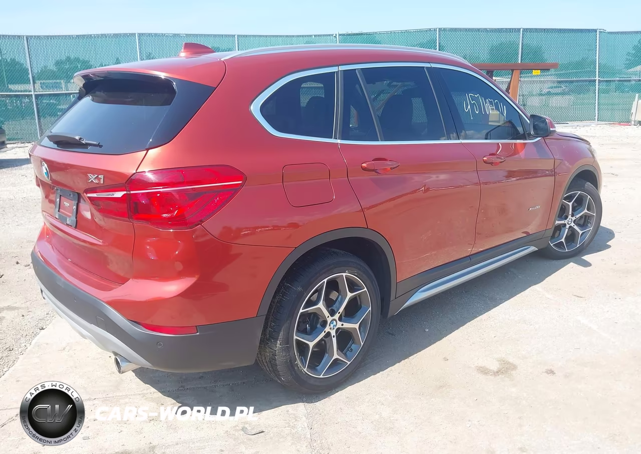 2018 BMW X1 xDrive28I VIN:WBXHT3C31J5L24910 - 4