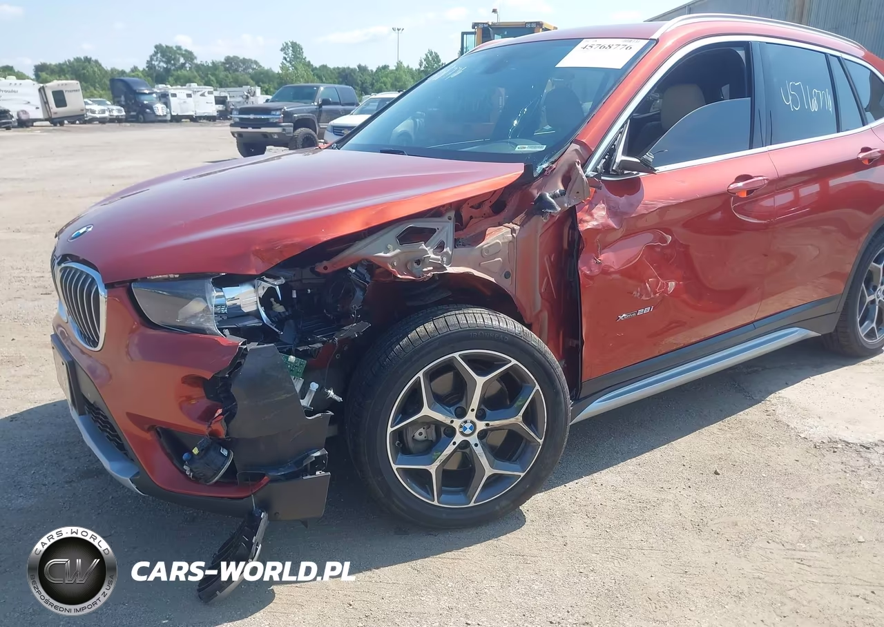 2018 BMW X1 xDrive28I VIN:WBXHT3C31J5L24910 - 6