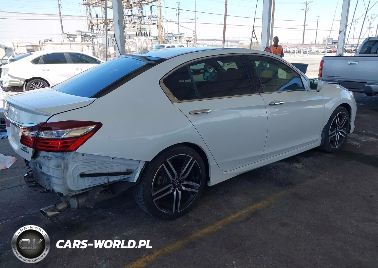2016 Honda Accord Touring VIN:1HGCR3F97GA011190 - 4
