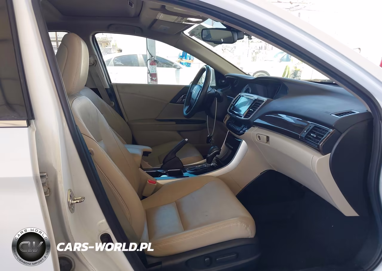 2016 Honda Accord Touring VIN:1HGCR3F97GA011190 - 5