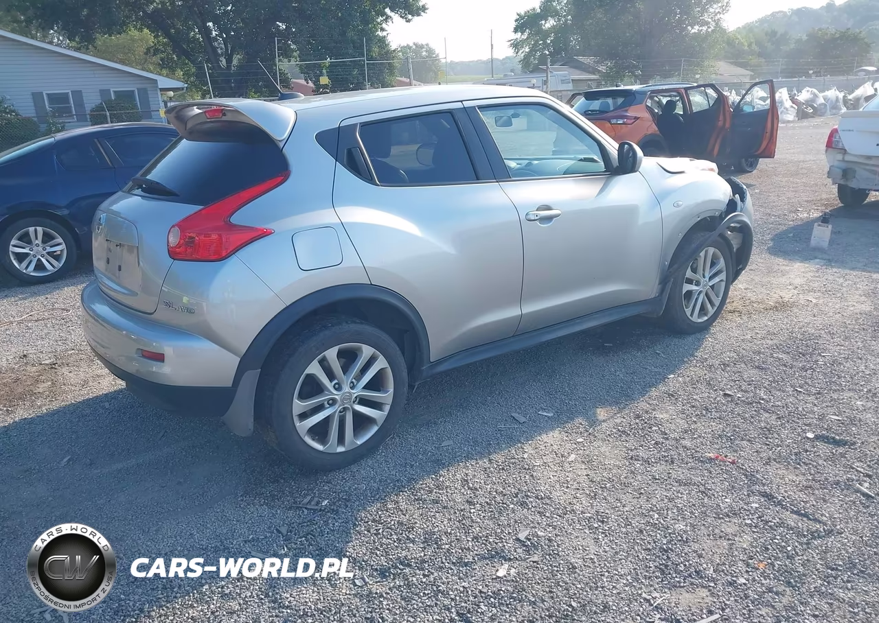2011 Nissan Juke Sl VIN:JN8AF5MV4BT024281 - 4