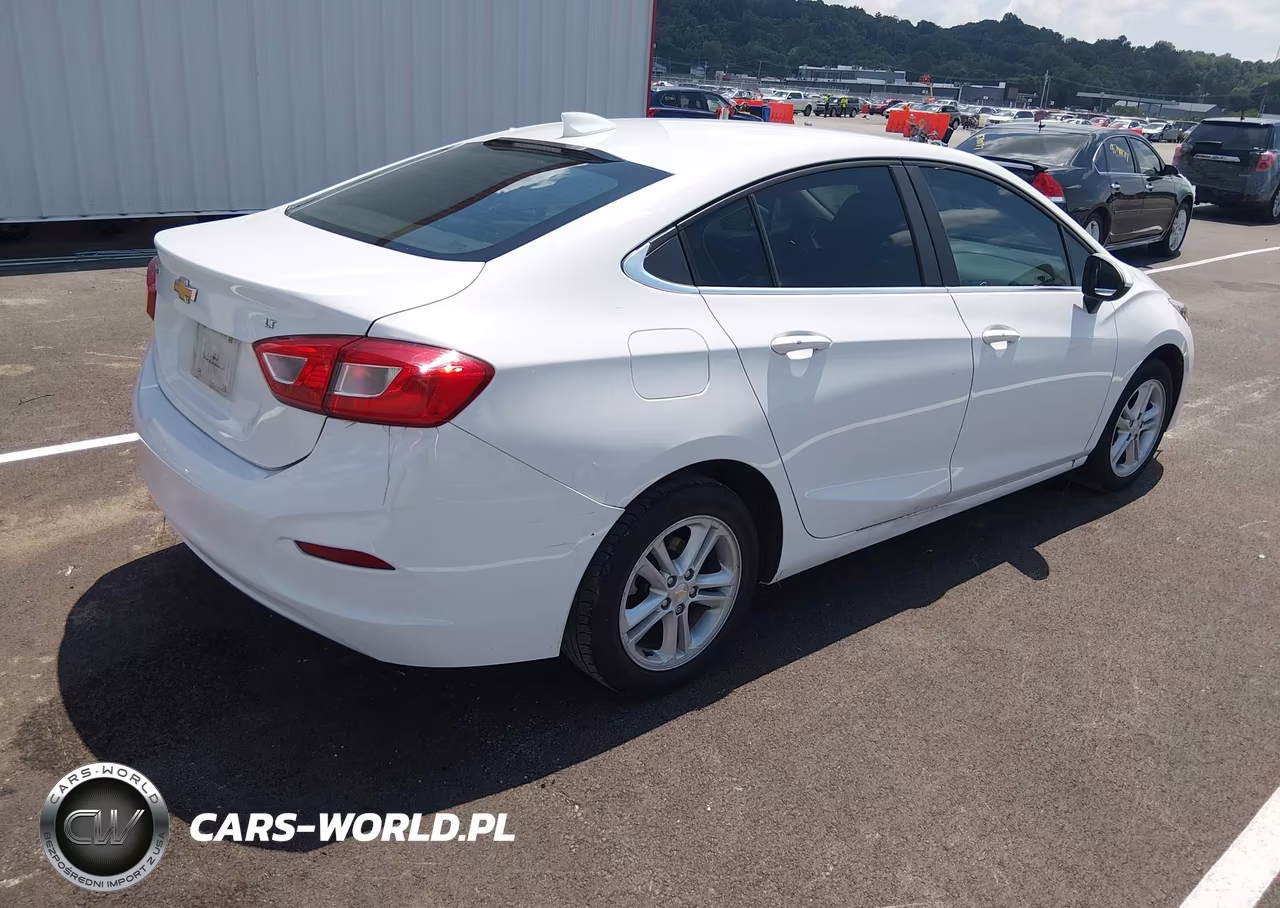 2018 Chevrolet Cruze Lt Auto VIN:1G1BE5SM6J7195952 - 4