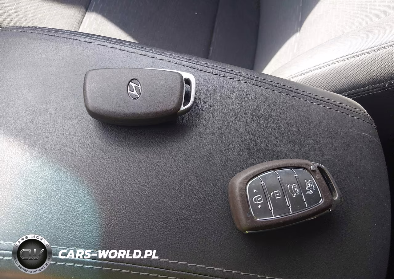 2019 Hyundai Tucson Value VIN:KM8J3CA40KU055764 - 11