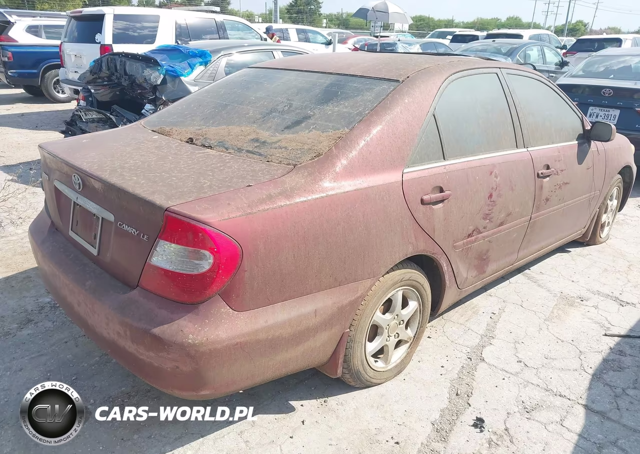 2002 Toyota Camry Le VIN:4T1BE32K12U031615 - 4
