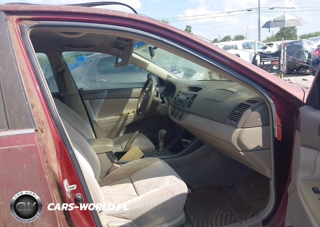 2002 Toyota Camry Le VIN:4T1BE32K12U031615 - 5