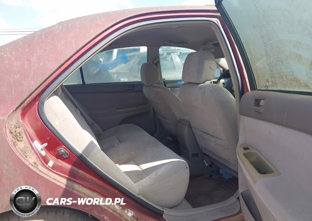 2002 Toyota Camry Le VIN:4T1BE32K12U031615 - 8