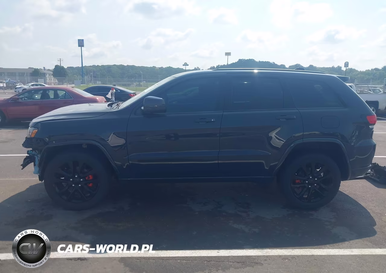 2017 Jeep Grand Cherokee Altitude 4X4 VIN:1C4RJFAG8HC767642 - 14