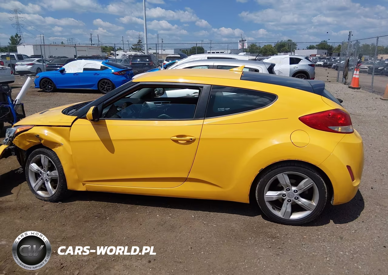 2015 Hyundai Veloster VIN:KMHTC6AD2FU235814 - 15