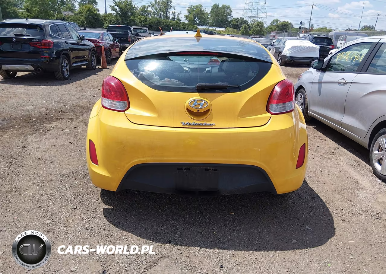 2015 Hyundai Veloster VIN:KMHTC6AD2FU235814 - 17