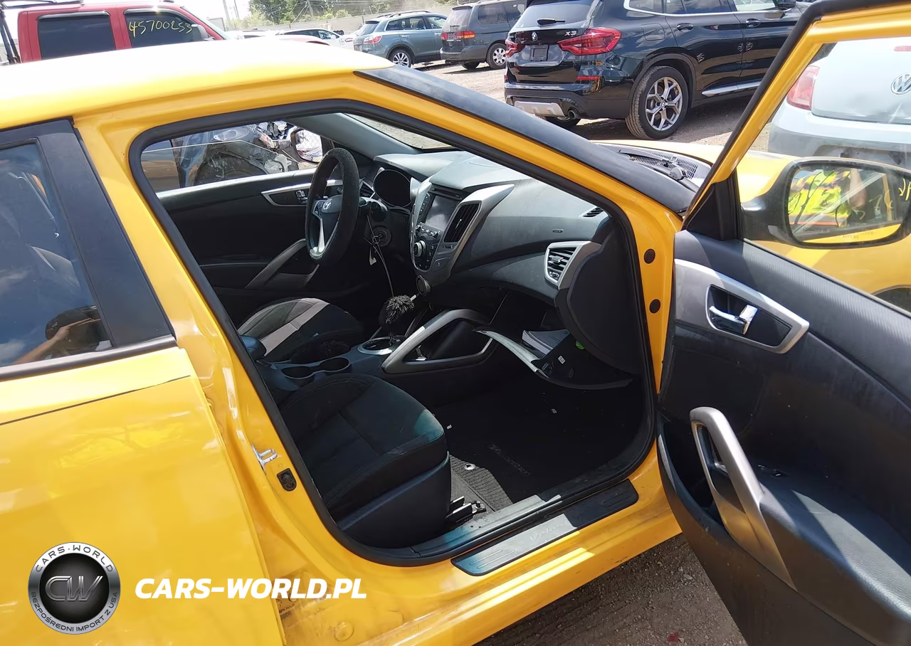 2015 Hyundai Veloster VIN:KMHTC6AD2FU235814 - 5