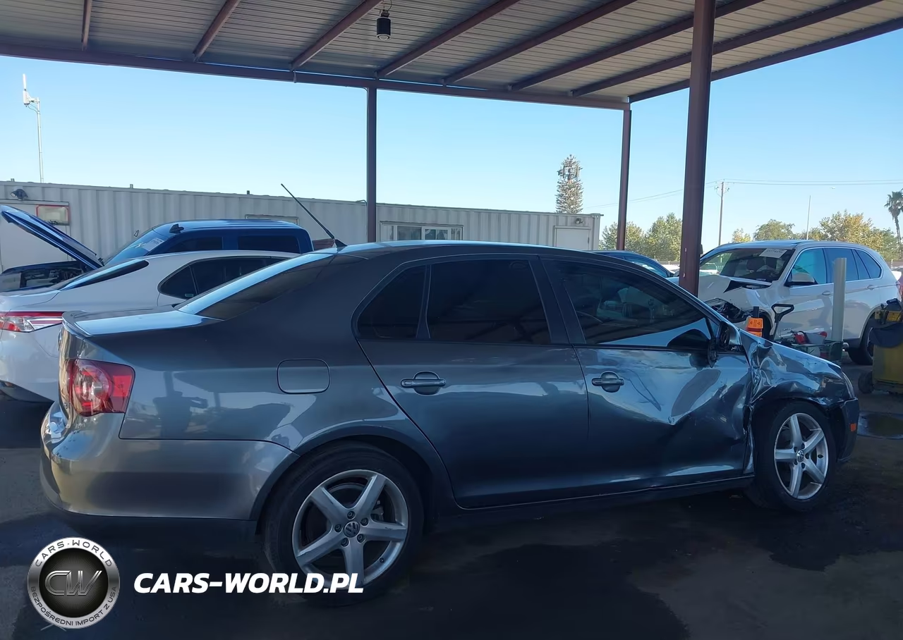 2010 Volkswagen Jetta Limited Edition VIN:3VWAZ7AJXAM100273 - 13