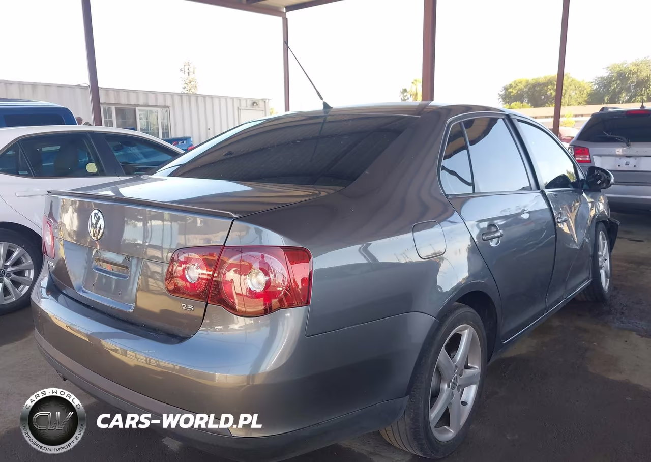 2010 Volkswagen Jetta Limited Edition VIN:3VWAZ7AJXAM100273 - 4