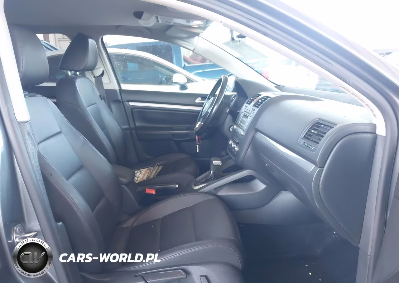 2010 Volkswagen Jetta Limited Edition VIN:3VWAZ7AJXAM100273 - 5