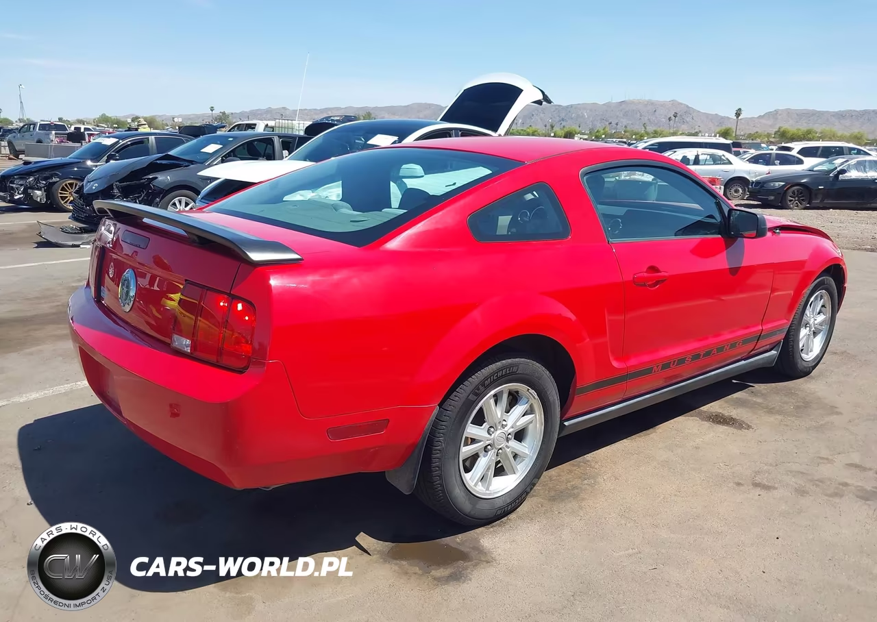 2007 Ford Mustang VIN:1ZVFT80N475305961 - 4