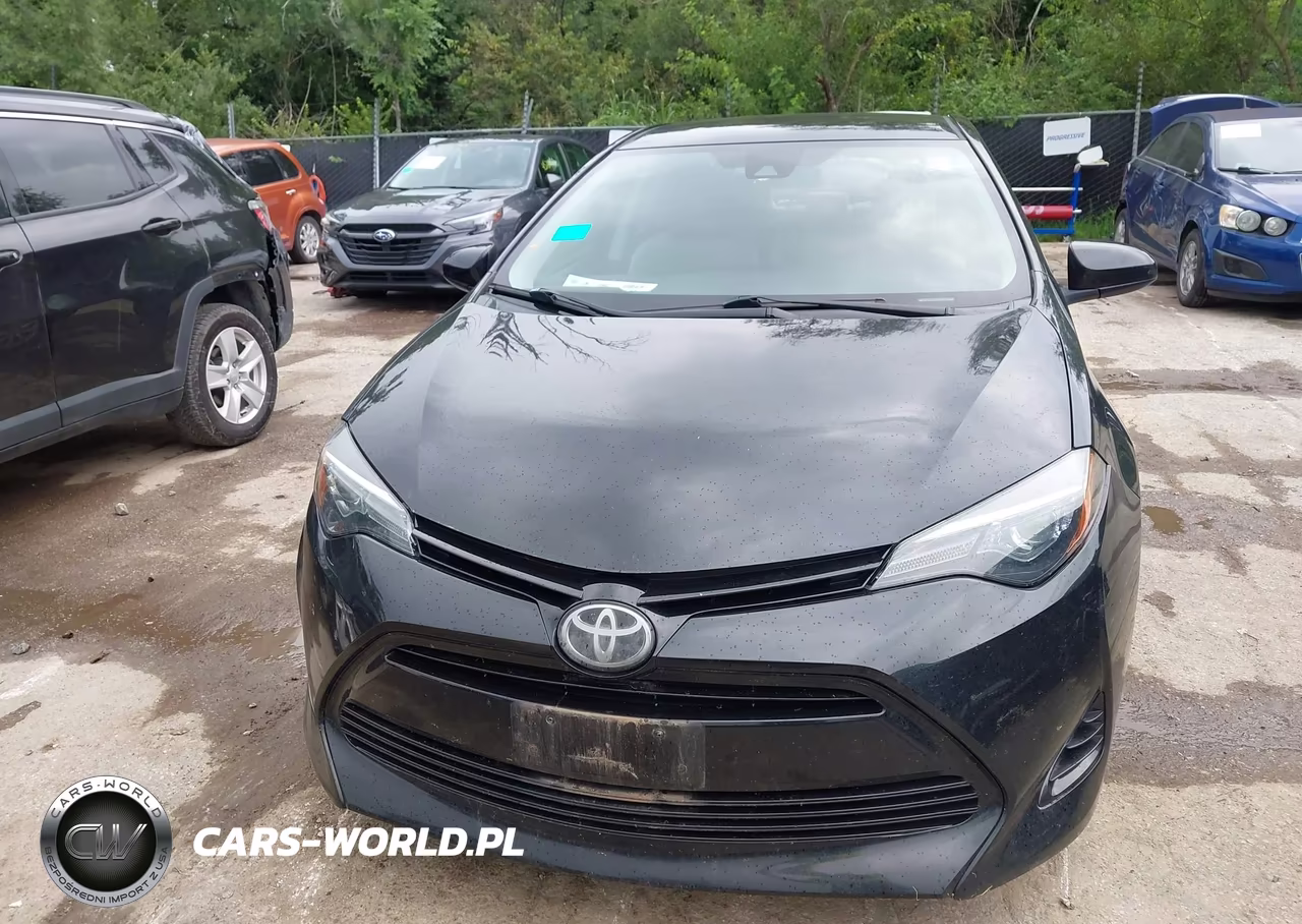 2018 Toyota Corolla Le VIN:5YFBURHE8JP805561 - 12