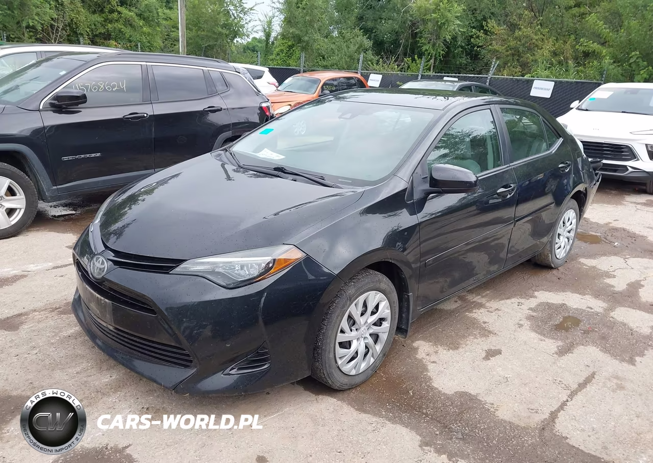 2018 Toyota Corolla Le VIN:5YFBURHE8JP805561 - 2