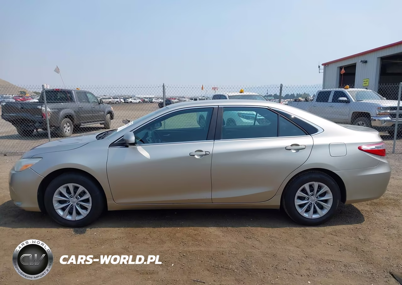 2016 Toyota Camry Le VIN:4T4BF1FK8GR520800 - 14