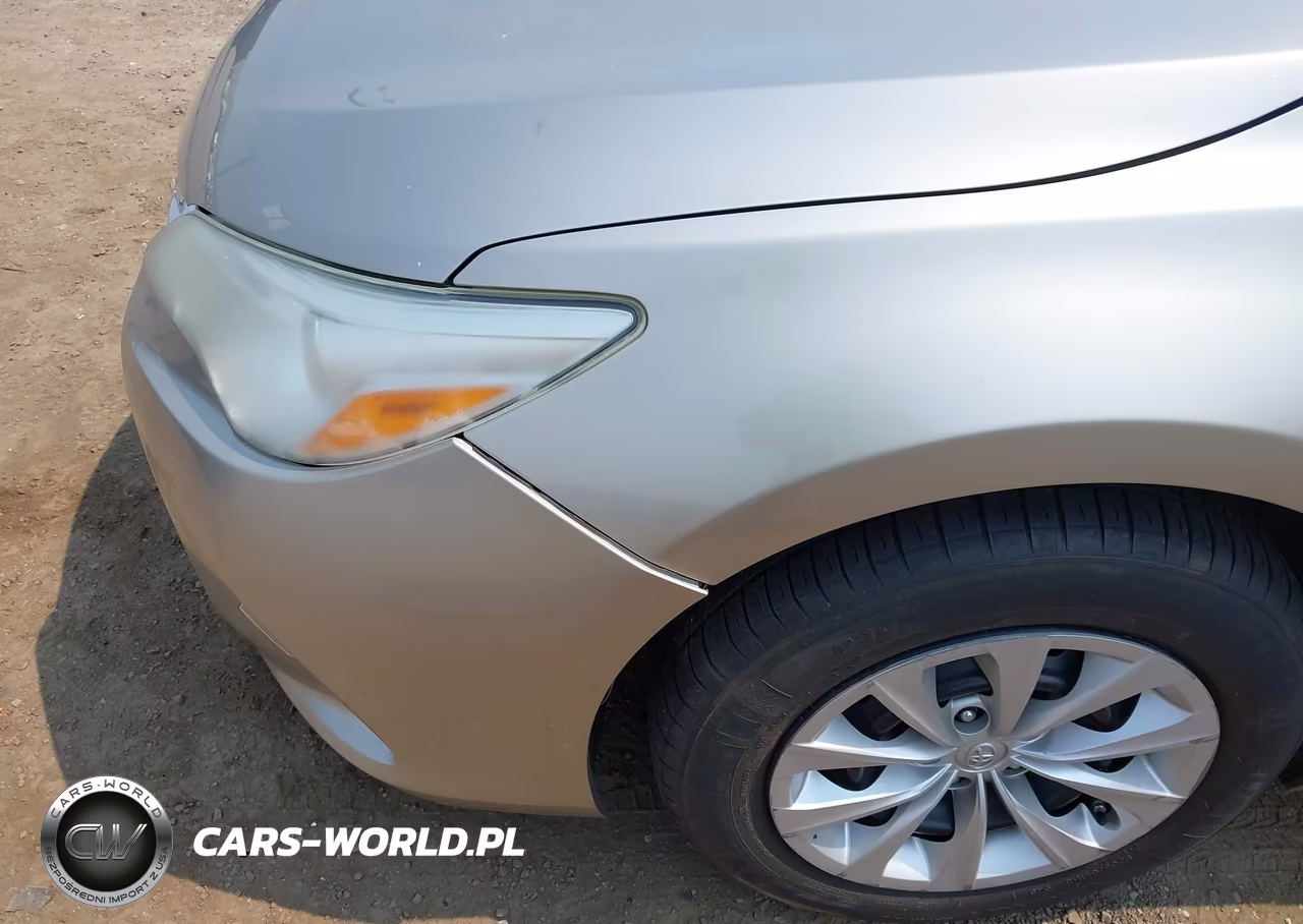 2016 Toyota Camry Le VIN:4T4BF1FK8GR520800 - 18