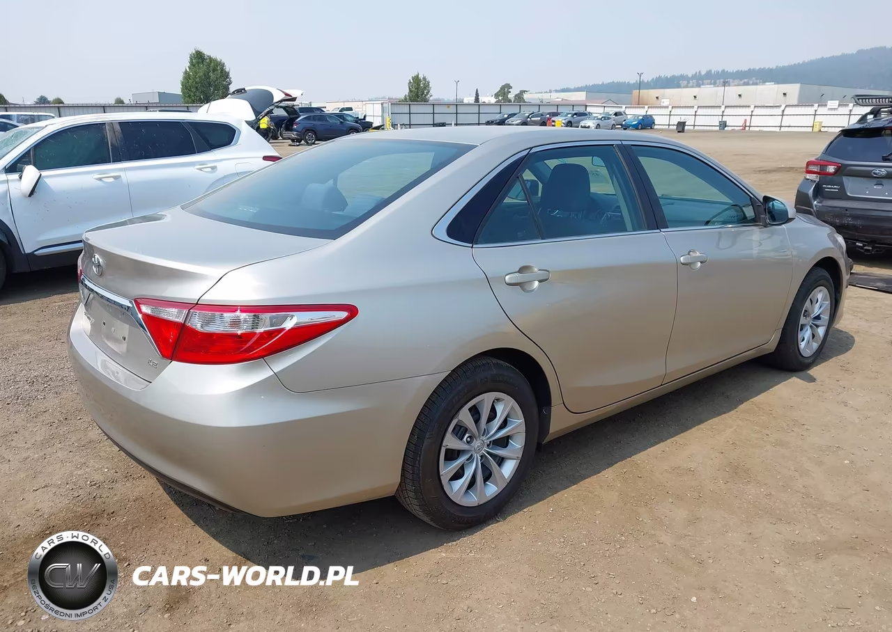 2016 Toyota Camry Le VIN:4T4BF1FK8GR520800 - 4