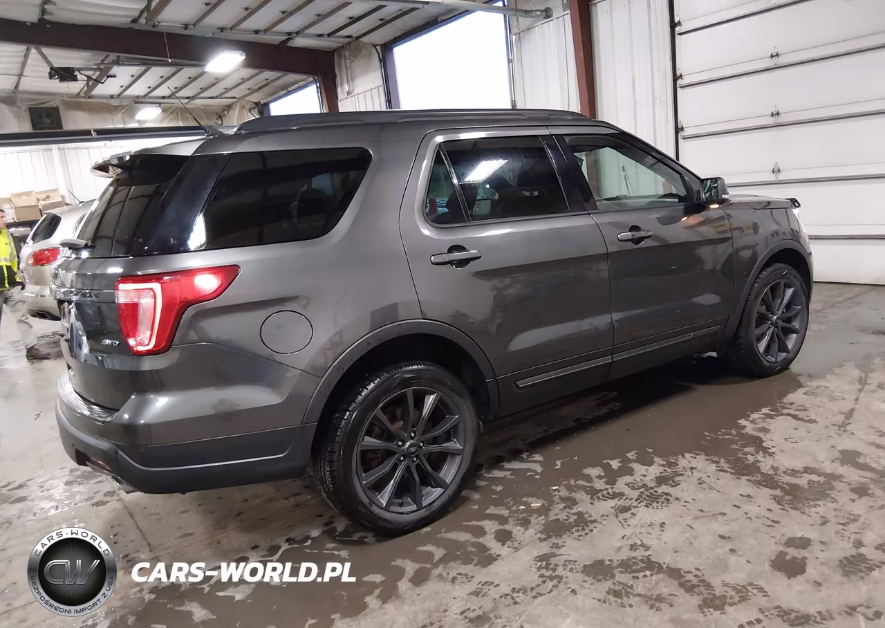 2018 Ford Explorer Xlt VIN:1FM5K8D83JGC32448 - 4