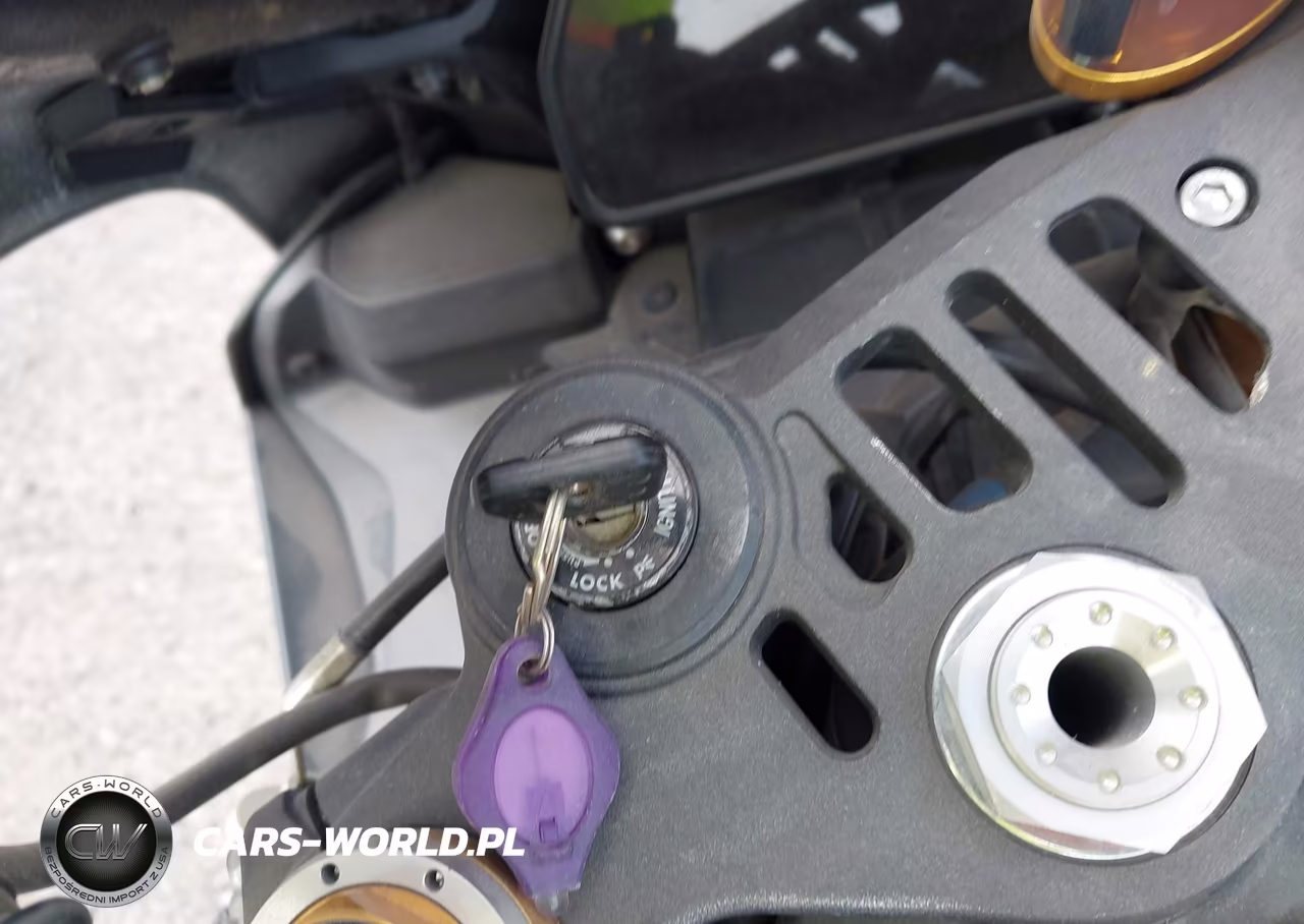 2015 Yamaha Yzfr1M C VIN:JYARN40YXFA000074 - 11