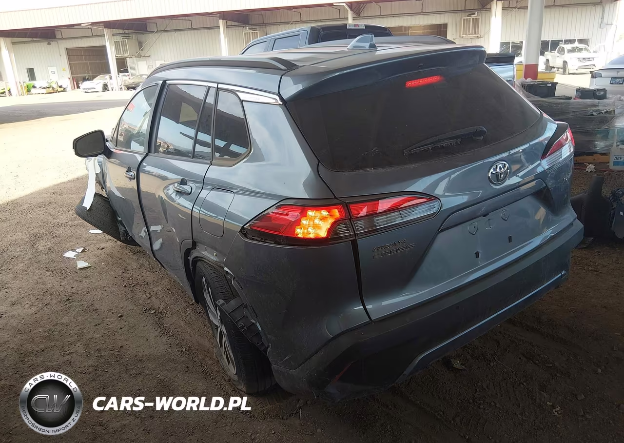 2022 Toyota Corolla Cross Xle VIN:7MUDAAAG3NV030944 - 3