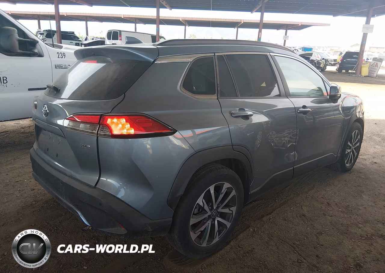 2022 Toyota Corolla Cross Xle VIN:7MUDAAAG3NV030944 - 4
