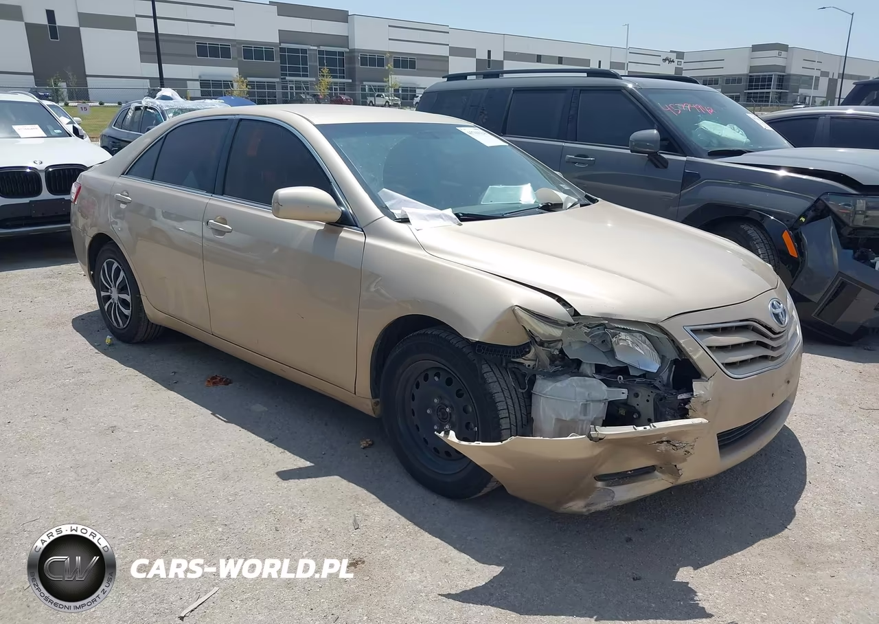 2011 Toyota Camry Le – zdjęcie 1 z 11