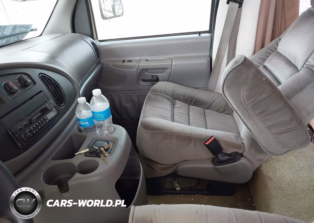 2000 Ford E-450 Cutaway Standard VIN:1FDXE45S3YHB53952 - 10