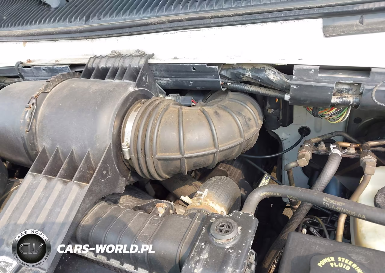2000 Ford E-450 Cutaway Standard VIN:1FDXE45S3YHB53952 - 9