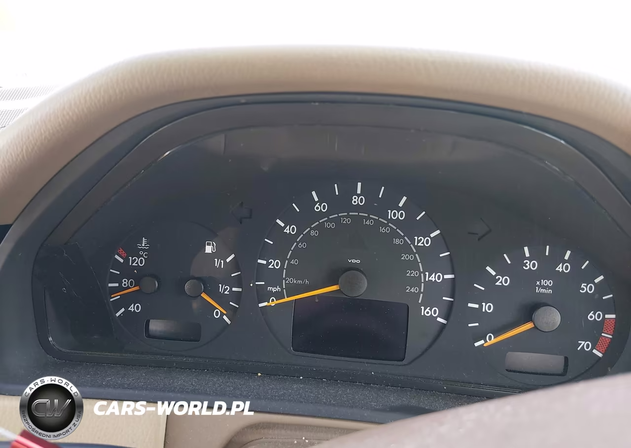 2001 Mercedes-Benz E 320 VIN:WDBJF65J31X054570 - 7