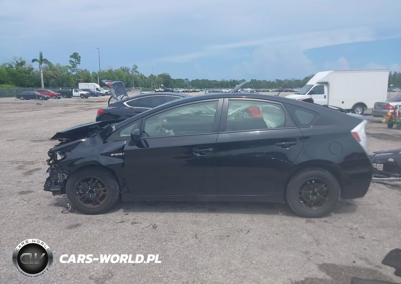 2013 Toyota Prius Two VIN:JTDKN3DU7D0346366 - 15
