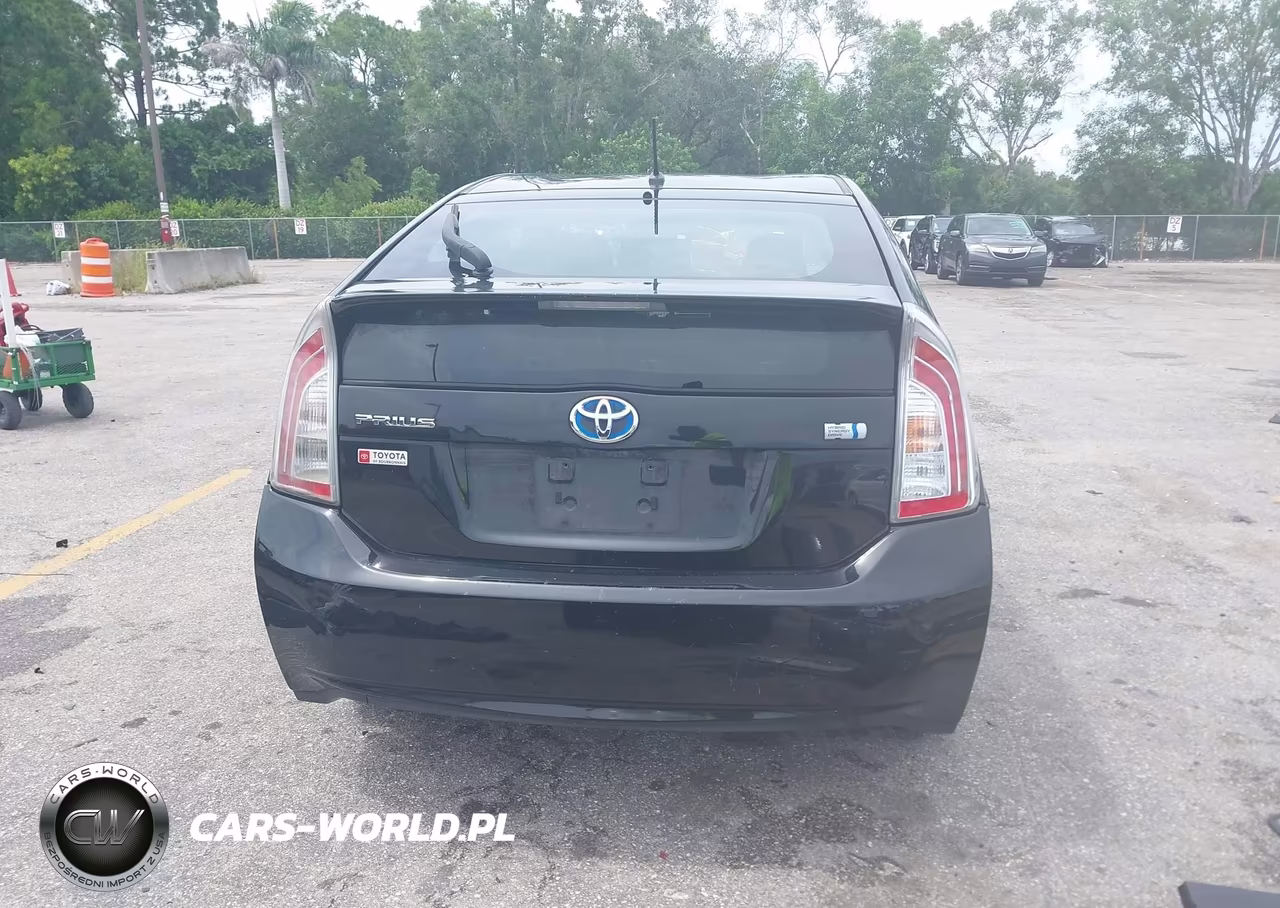 2013 Toyota Prius Two VIN:JTDKN3DU7D0346366 - 17