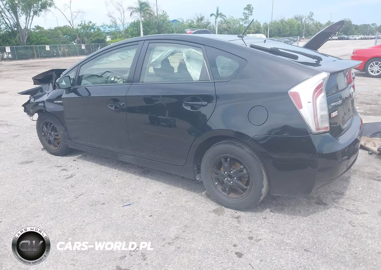 2013 Toyota Prius Two VIN:JTDKN3DU7D0346366 - 3