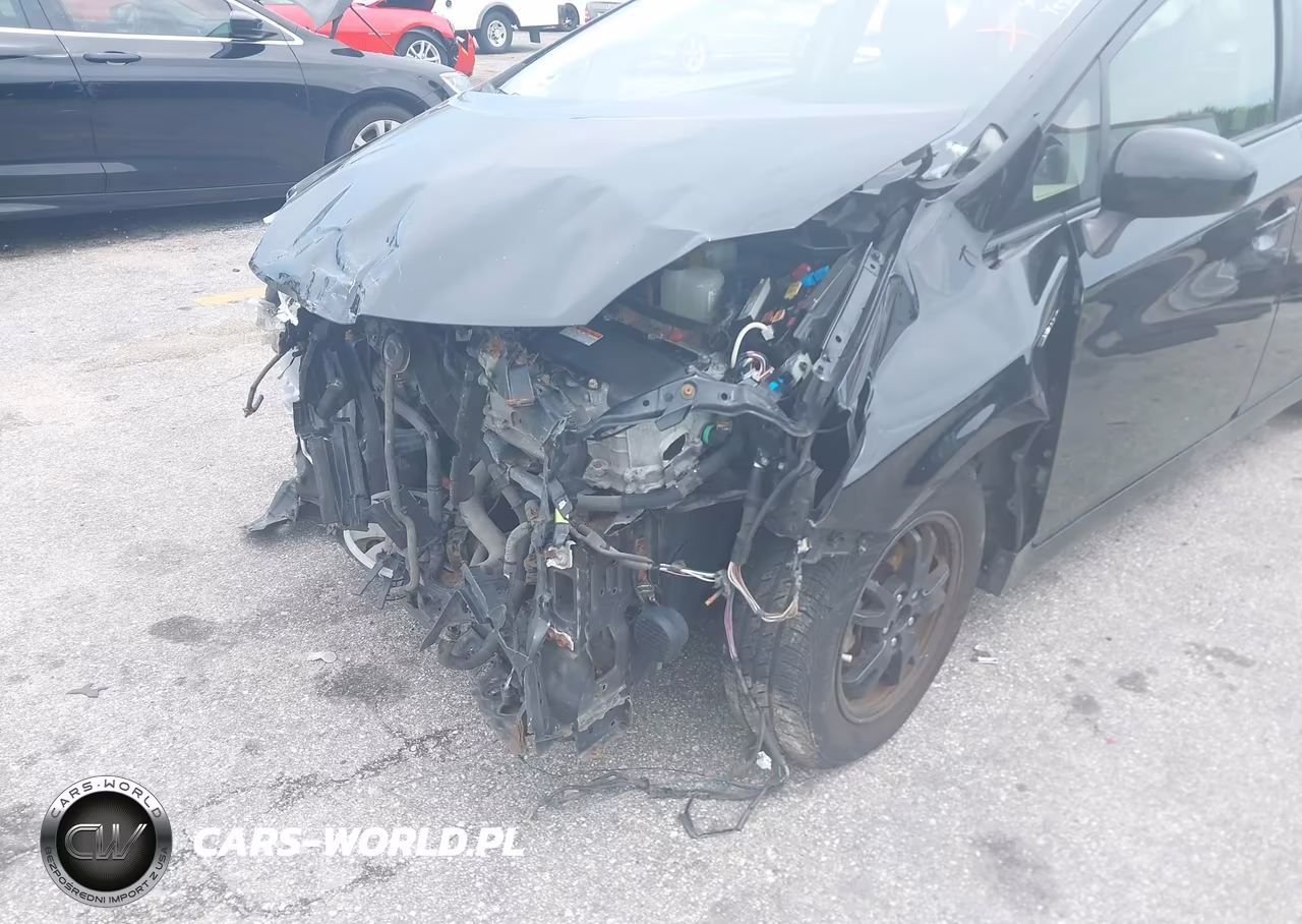 2013 Toyota Prius Two VIN:JTDKN3DU7D0346366 - 6