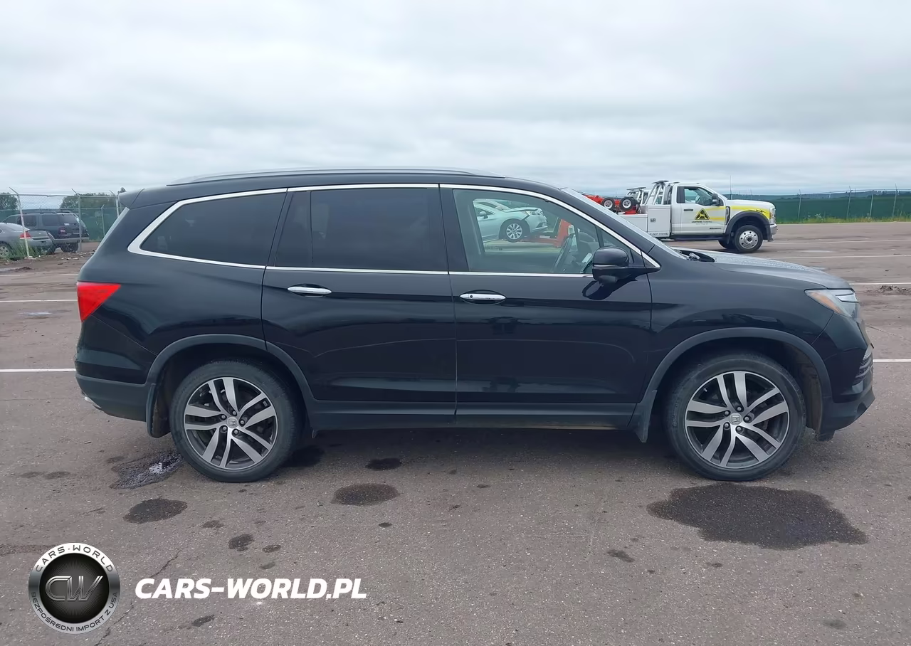 2017 Honda Pilot Touring VIN:5FNYF6H9XHB010314 - 13