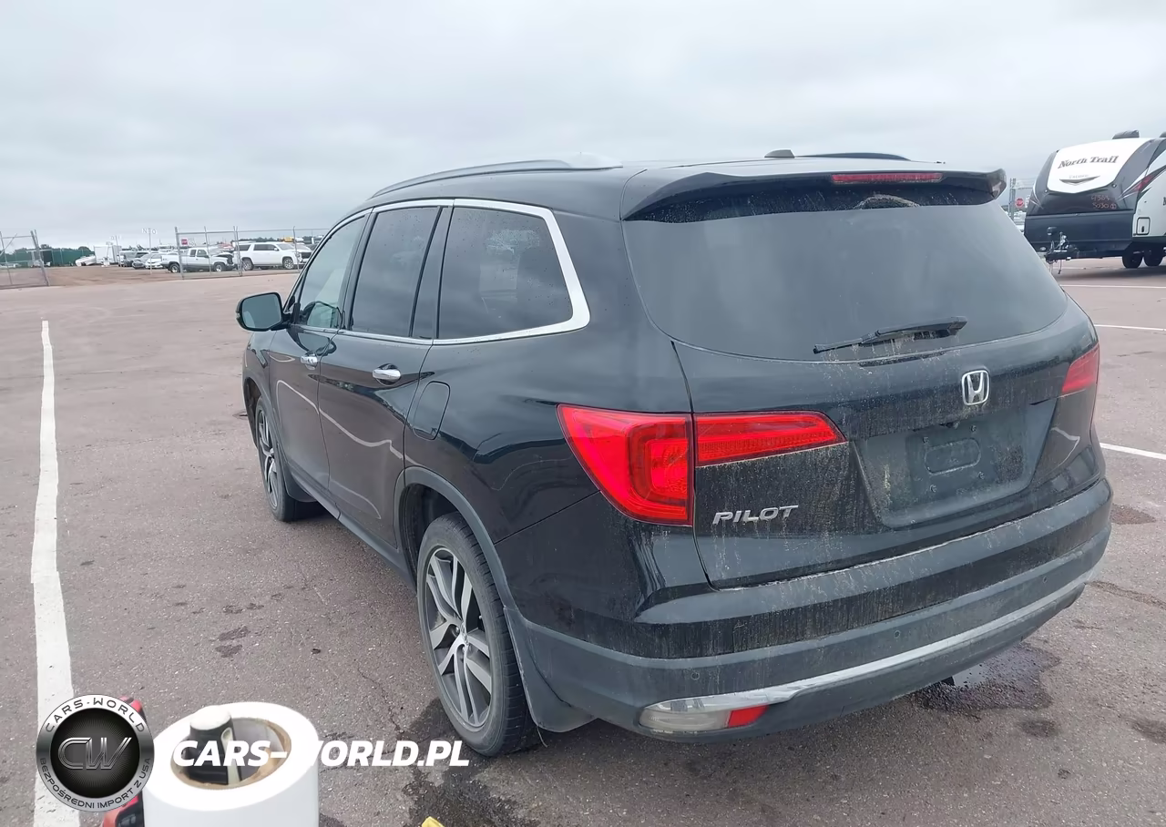 2017 Honda Pilot Touring VIN:5FNYF6H9XHB010314 - 3