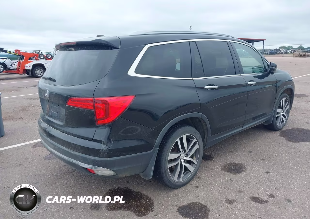 2017 Honda Pilot Touring VIN:5FNYF6H9XHB010314 - 4