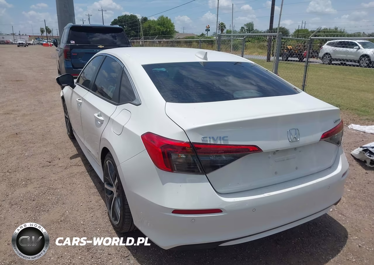 2024 Honda Civic Touring VIN:2HGFE1F92RH340820 - 3