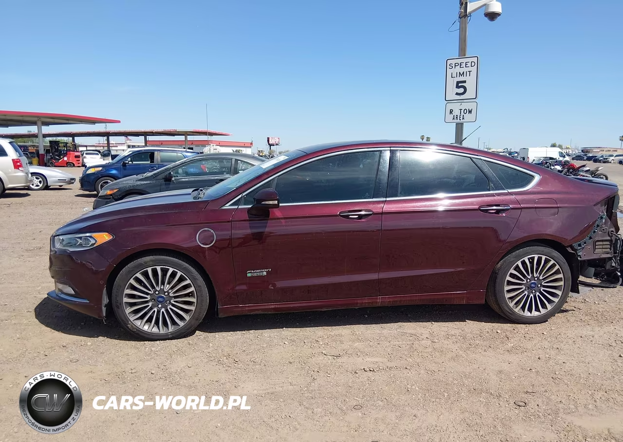 2017 Ford Fusion Energi Titanium VIN:3FA6P0SU6HR147253 - 15