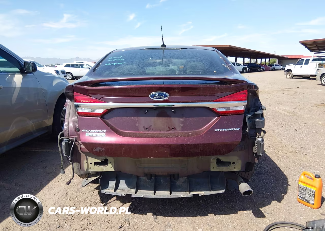 2017 Ford Fusion Energi Titanium VIN:3FA6P0SU6HR147253 - 17