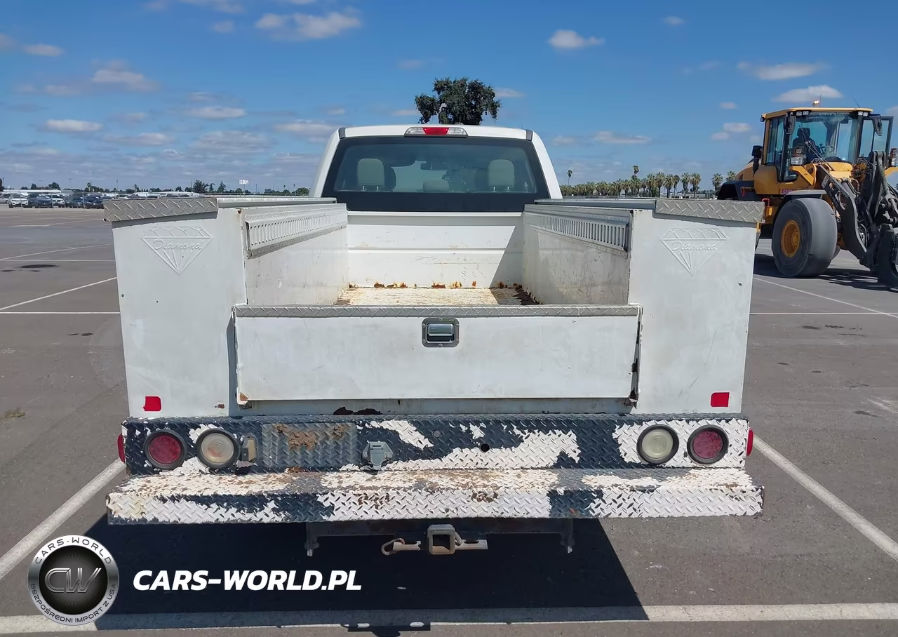 2018 Ford F-350 Chassis Xl VIN:1FD8X3F65JEB98585 - 16