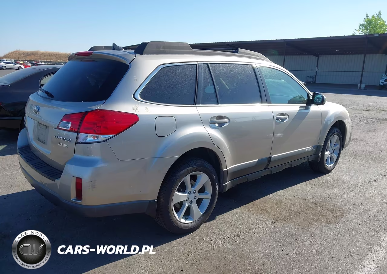 2014 Subaru Outback 2.5I Premium VIN:4S4BRBCC9E3251942 - 4