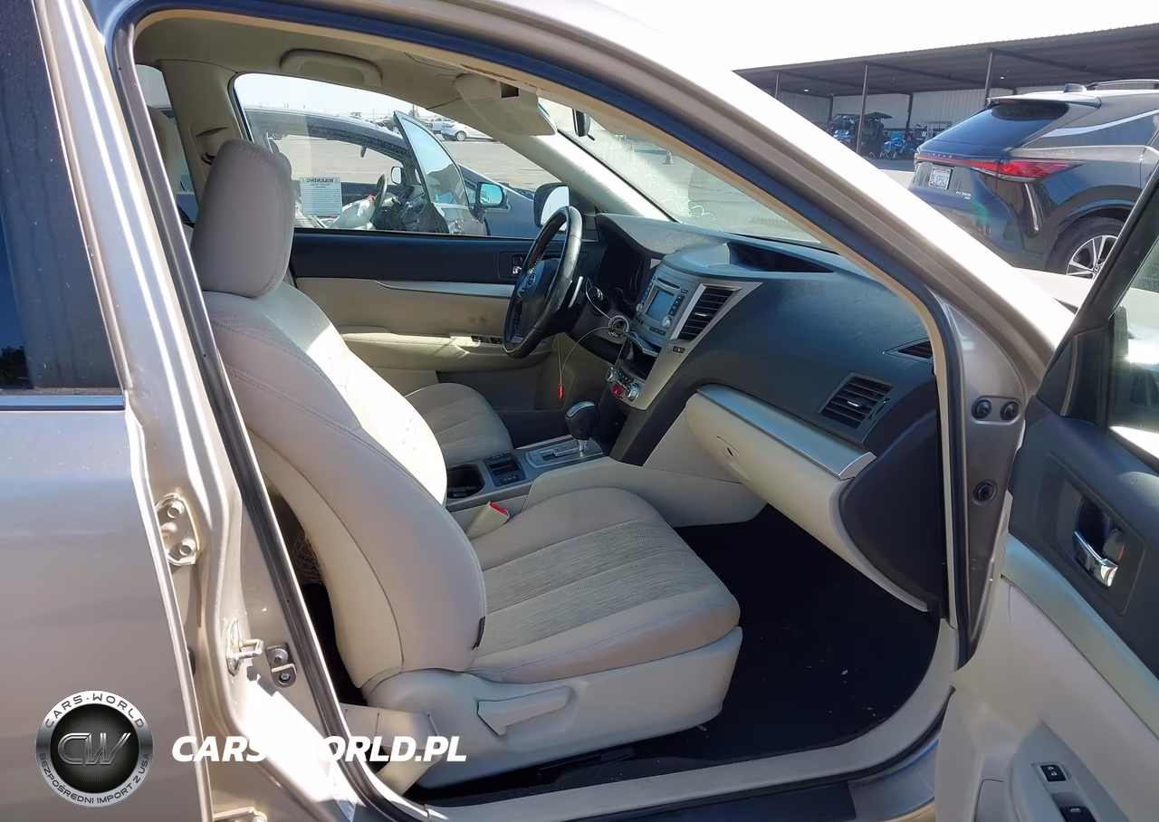2014 Subaru Outback 2.5I Premium VIN:4S4BRBCC9E3251942 - 5