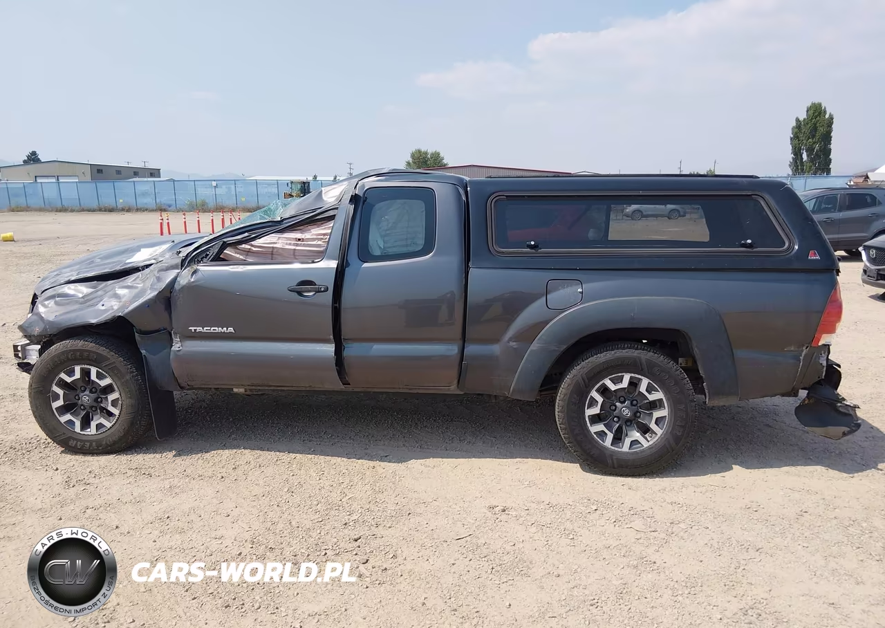 2015 Toyota Tacoma VIN:5TFUX4EN3FX034670 - 15