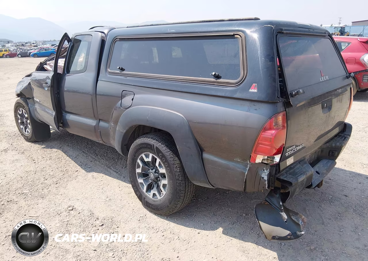 2015 Toyota Tacoma VIN:5TFUX4EN3FX034670 - 3